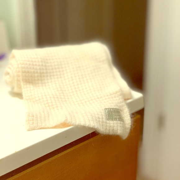 Coach scarf - Picture 1 of 1